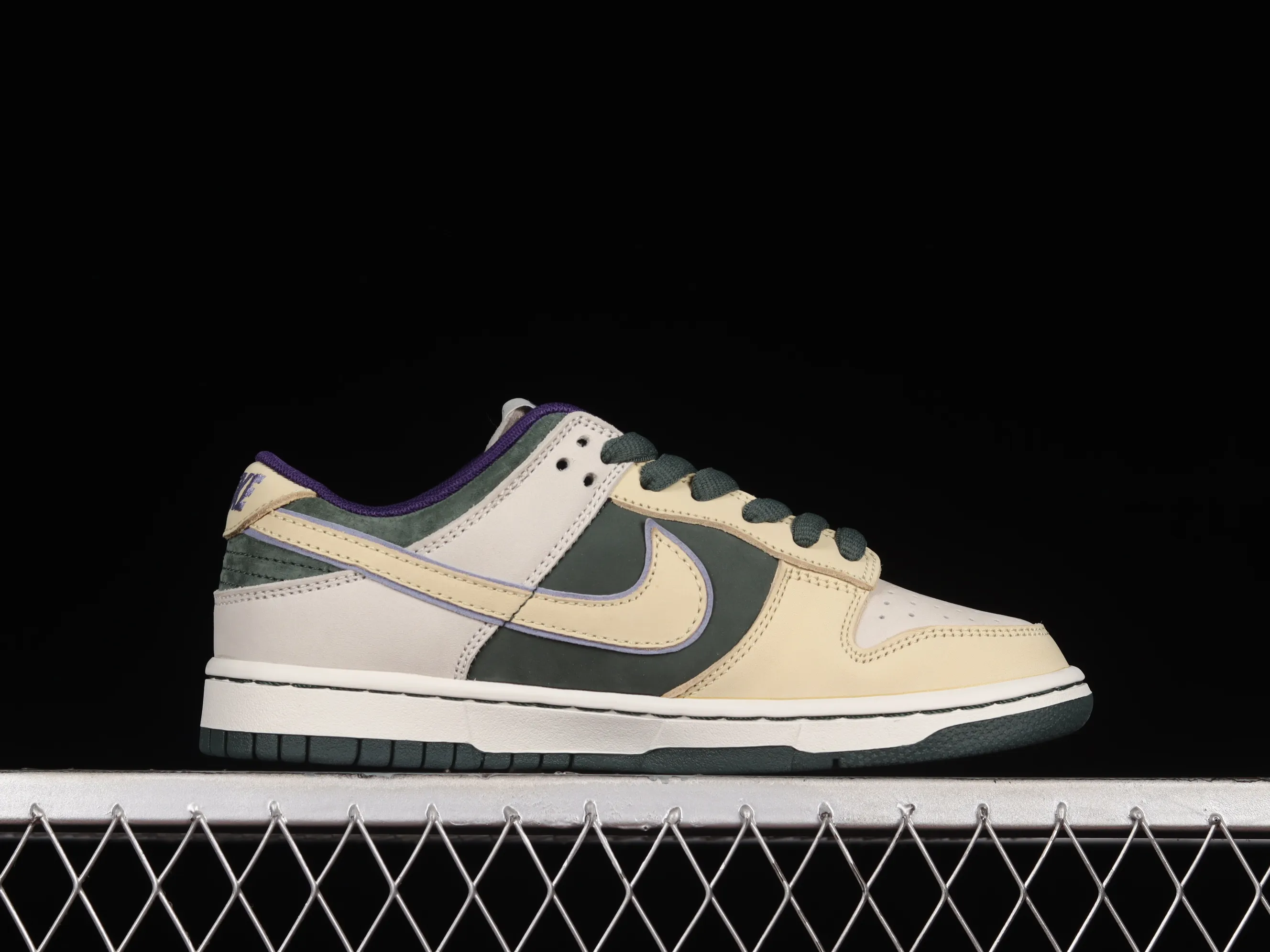 All Categories Nk SB Dunk Series Nk SB Dunk Low Low-top sneakers Otomo Katsuhiro x Nk SB Dunk Low "Steamboy OST" Otomo Katsuhiro co-branded SB low-top sports and leisure sneakers LF0039-019